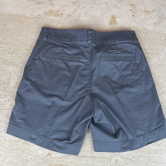 3 Old Navy everyday mid-rise women’s size 4 shorts gray, tan and checker - Picture 5 of 10